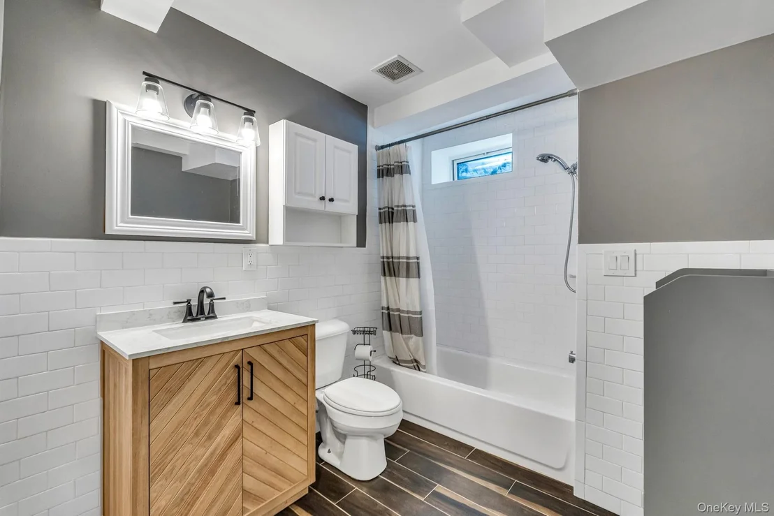Photo of 20 Adirondack Drive