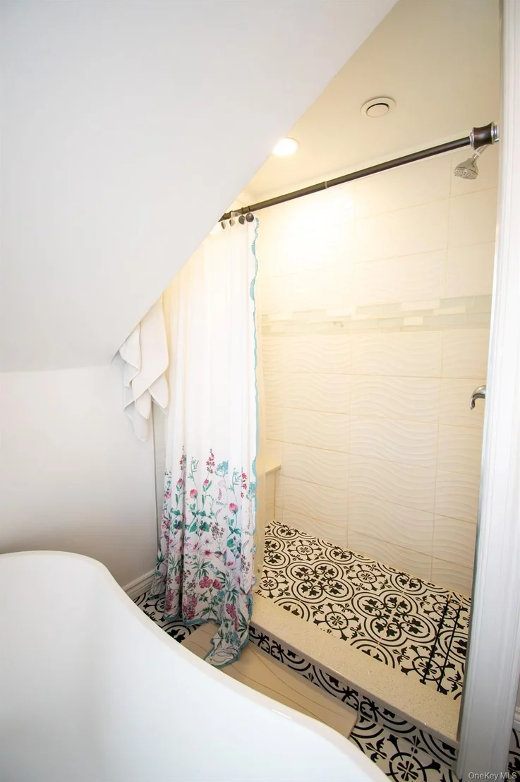 Photo of 671 Arlington Avenue