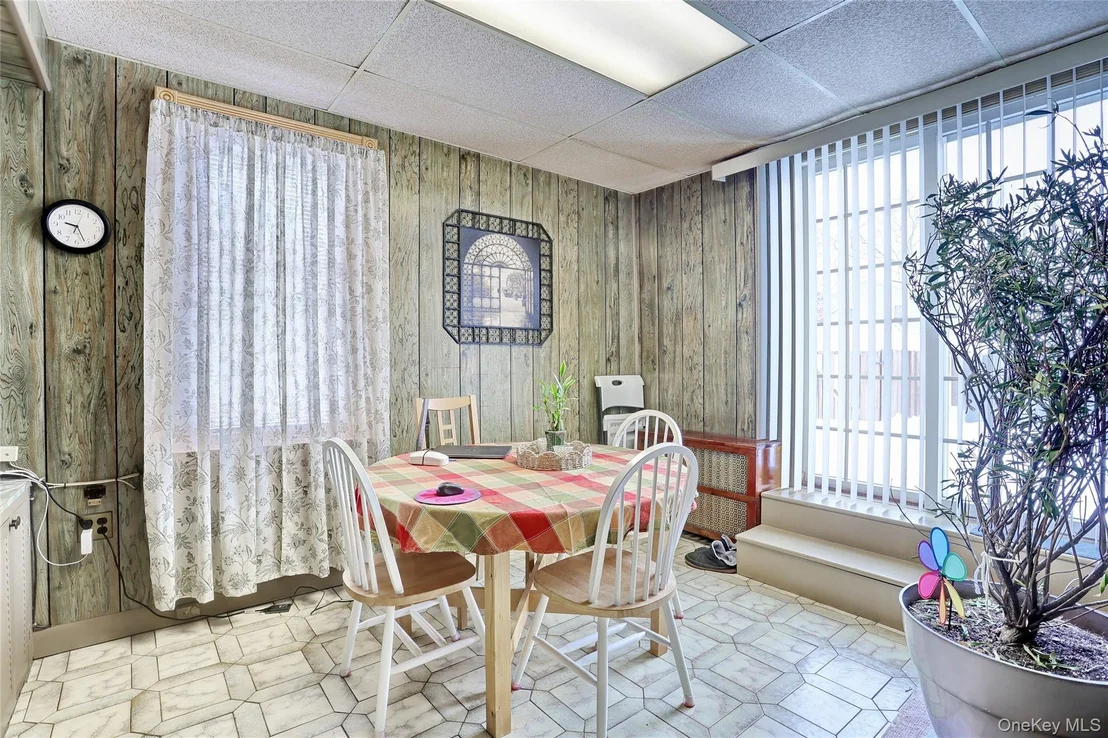 Photo of 721 Vincent Avenue