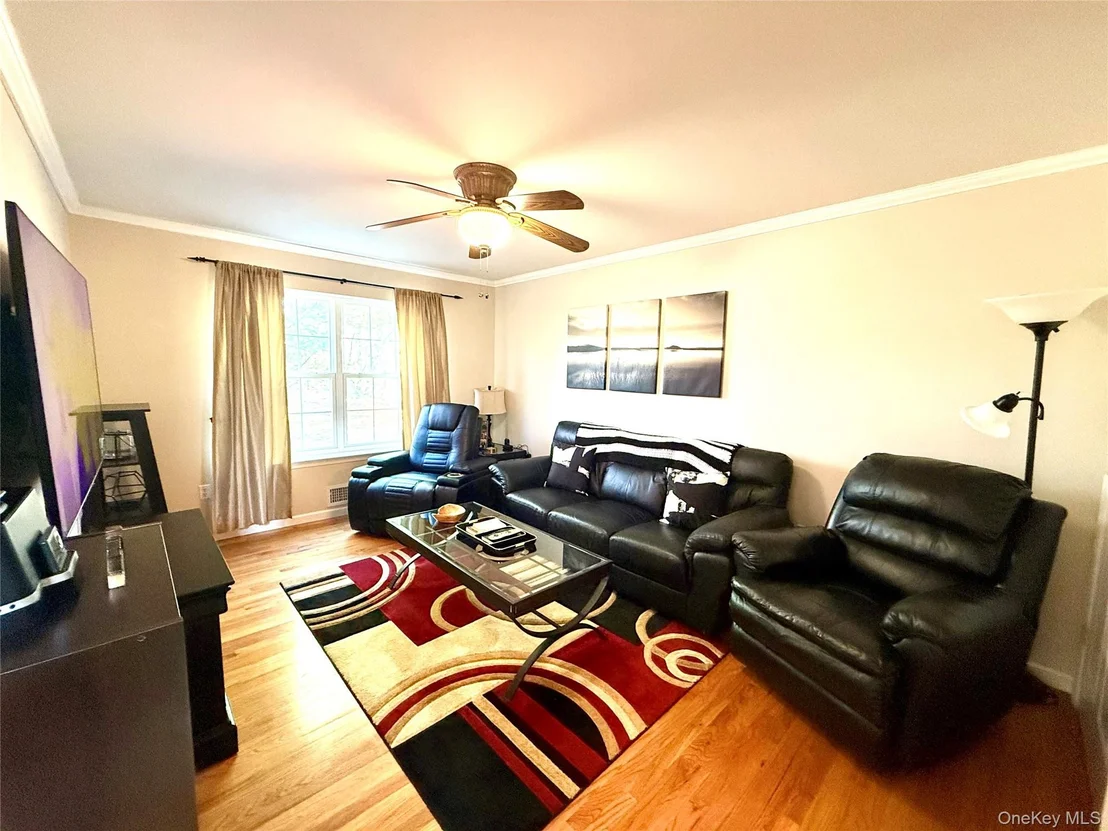 Photo of 142 Pinebrook Drive