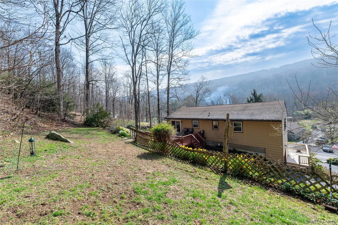 Photo of 479 Sprout Brook Road
