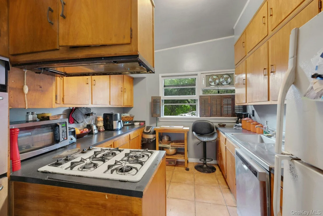 Photo of 85 aka 87 Lefferts Road
