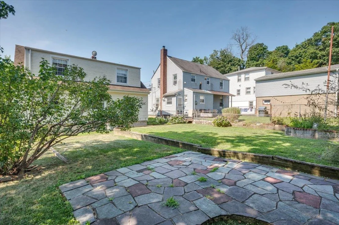 Photo of 151 Bellevue Place
