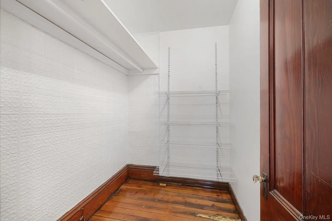 Photo of 708 Burlingham Road