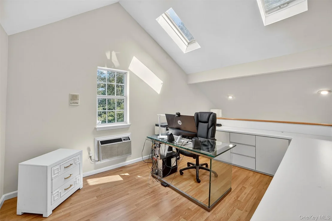 Photo of 35 Roundtop Road