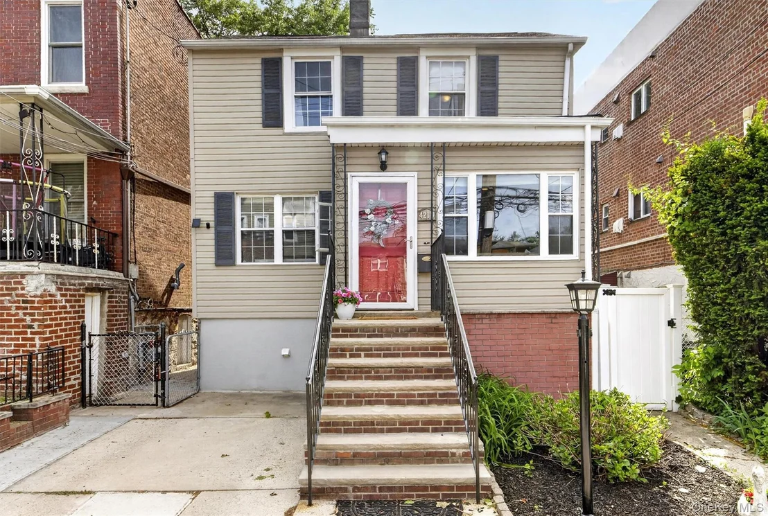Photo of 4218 Herkimer Place