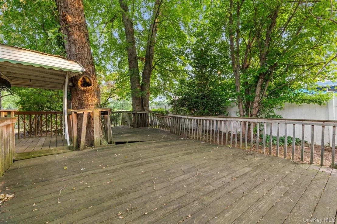 Photo of 1680 Pine Acres Boulevard