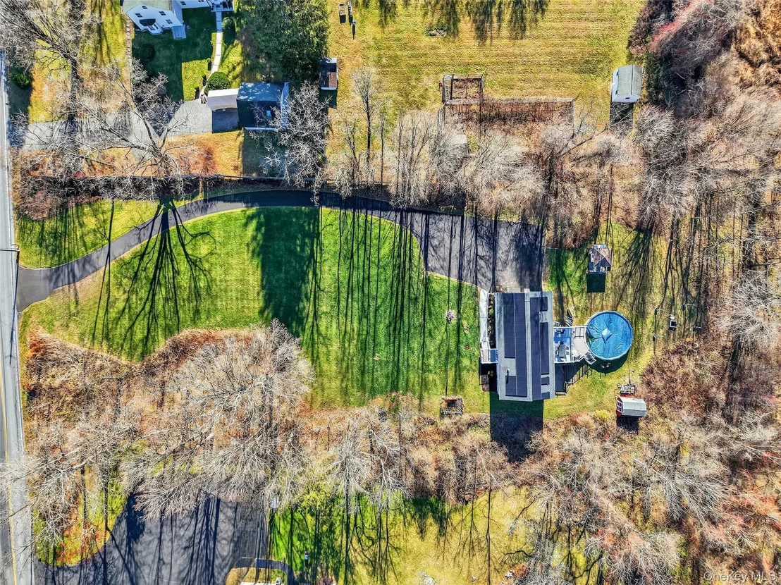 Photo of 387 Cornwall Hill Road