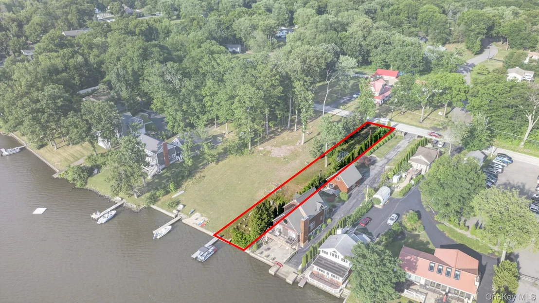 Photo of 355 Lakeside Road