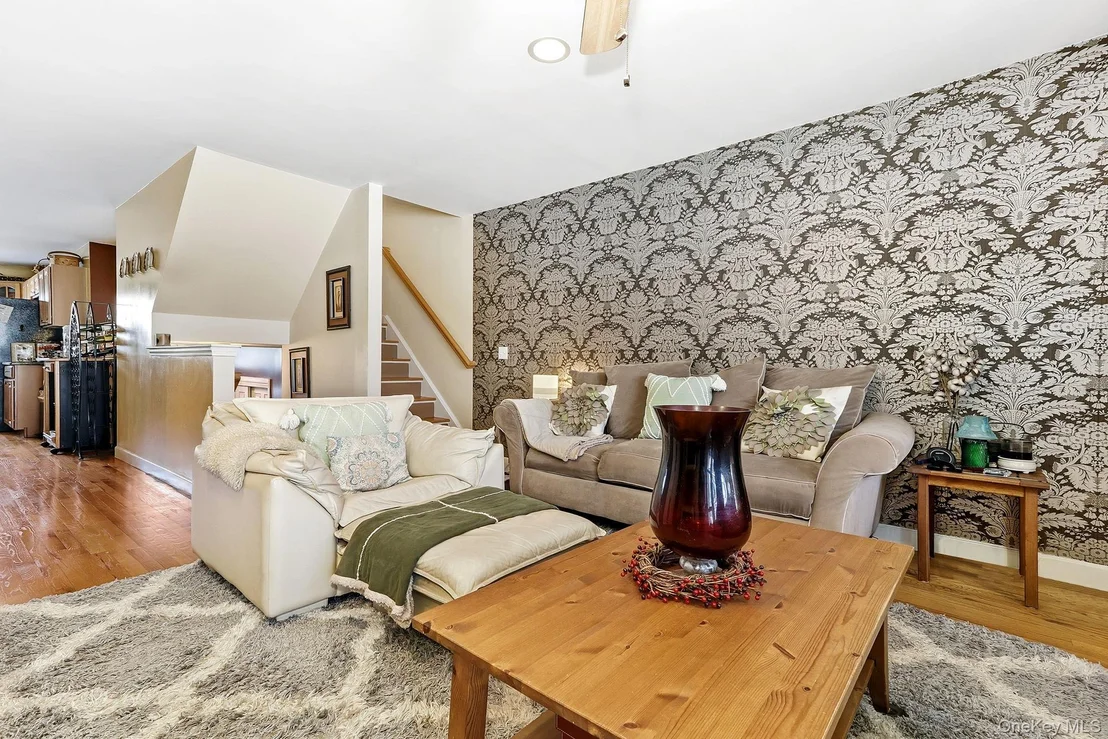 Photo of 1604 Pondview Loop