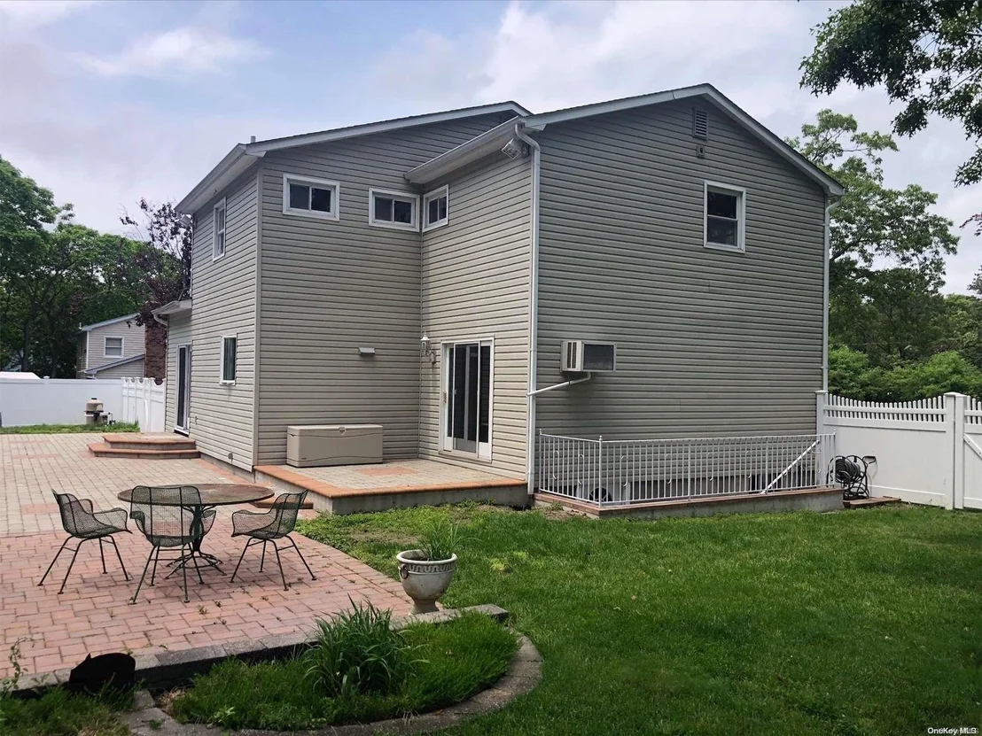 Photo of 52 W Woodside Avenue