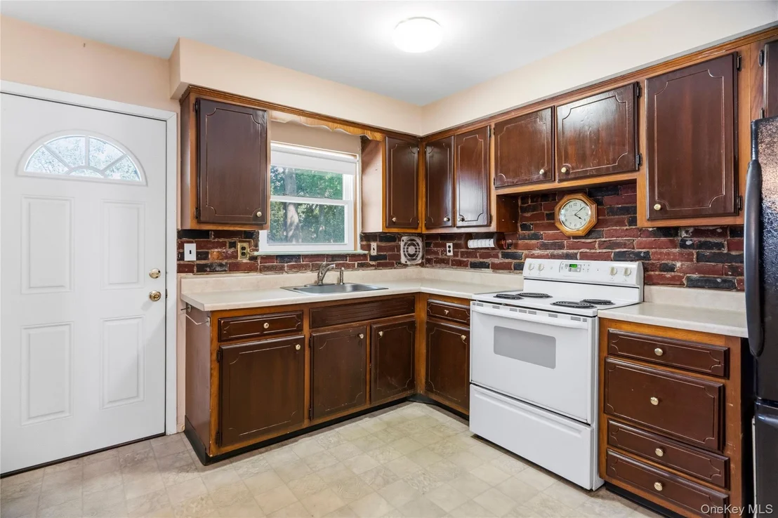 Photo of 35 Corbin Avenue