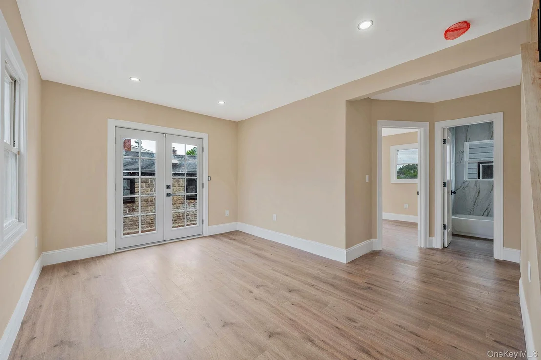 Photo of 87 Sobro Avenue