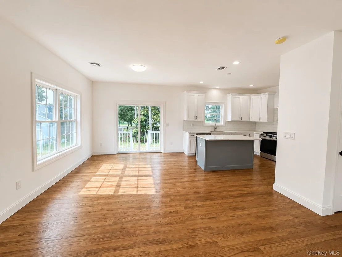 Photo of 7 Edgewater Drive