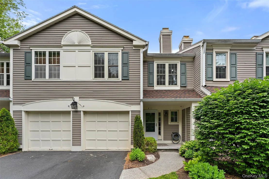 Photo of 611 Pondside Drive