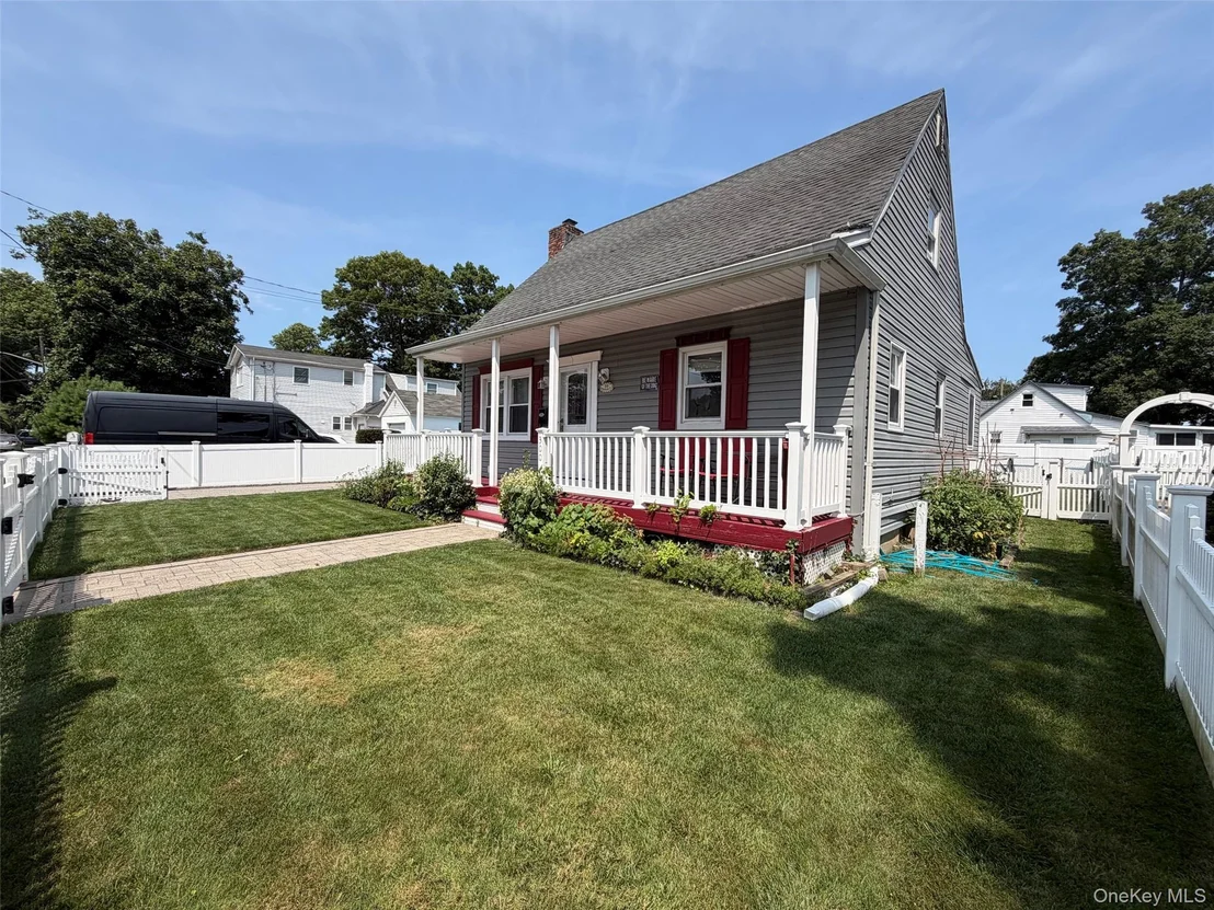 Photo of 300 Beachview Street