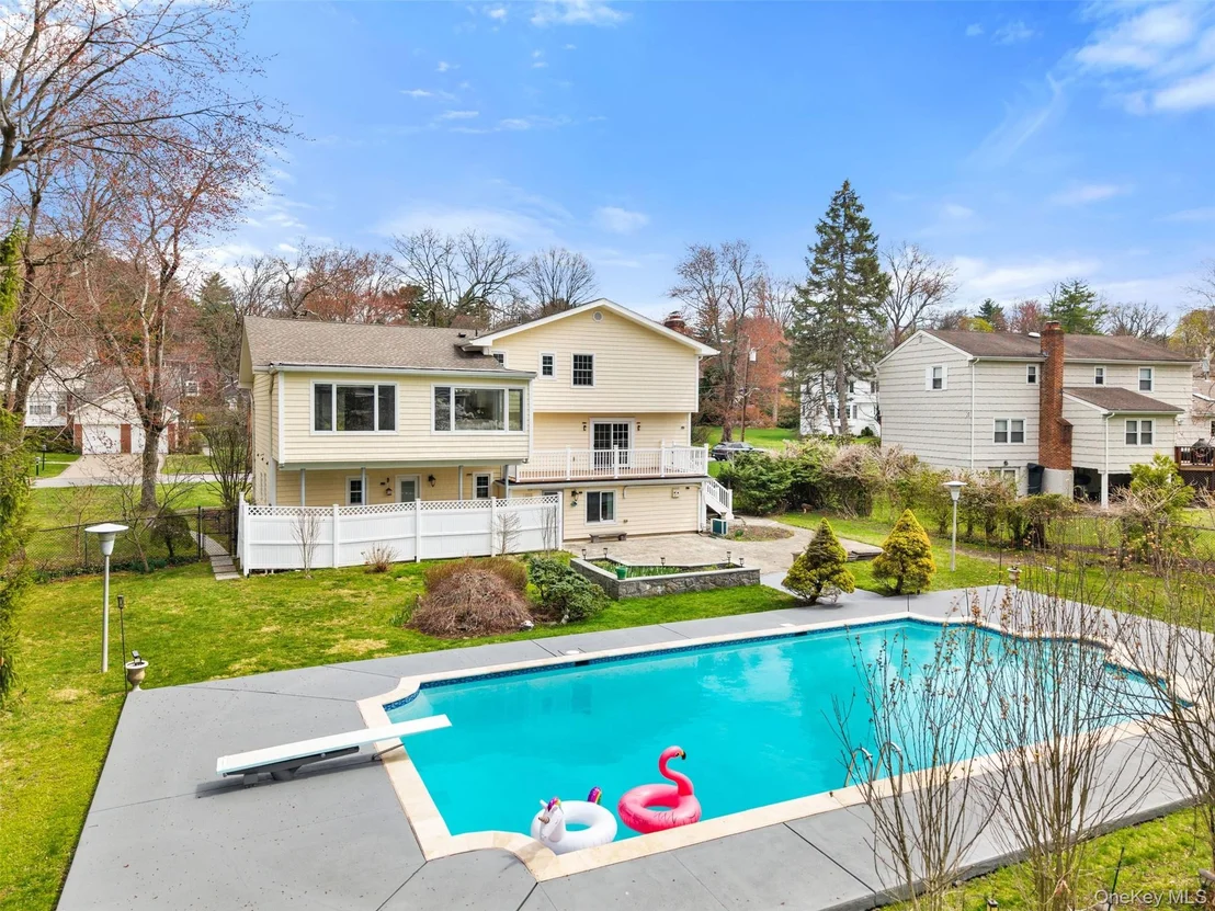 Photo of 10 Cherry Lane