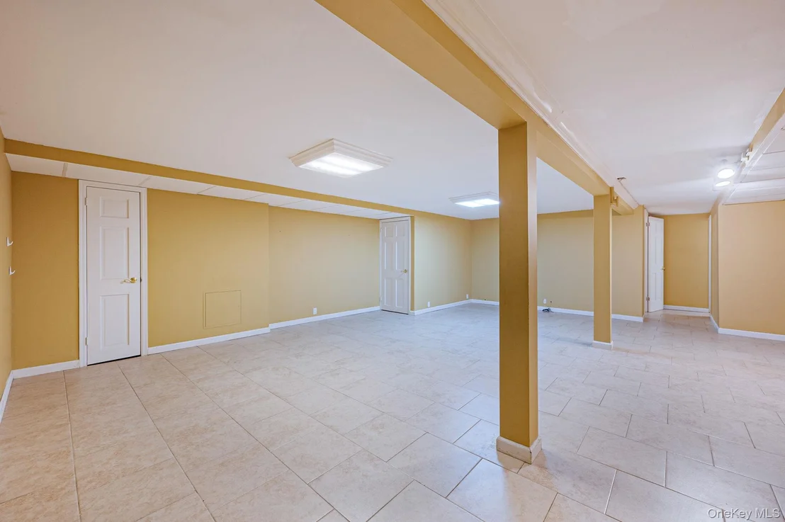Photo of 1023 Maple Lane