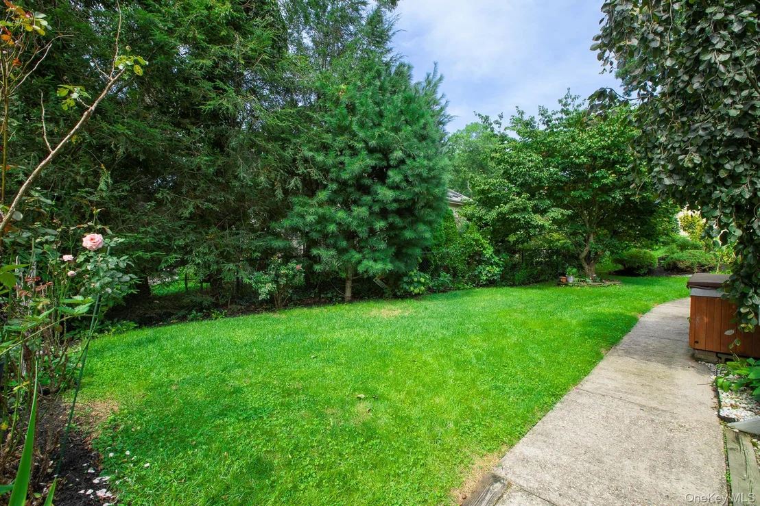 Photo of 30 Long Pond Road