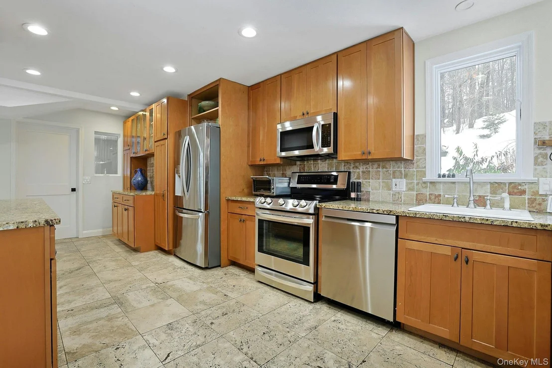 Photo of 8 Old Roaring Brook Road