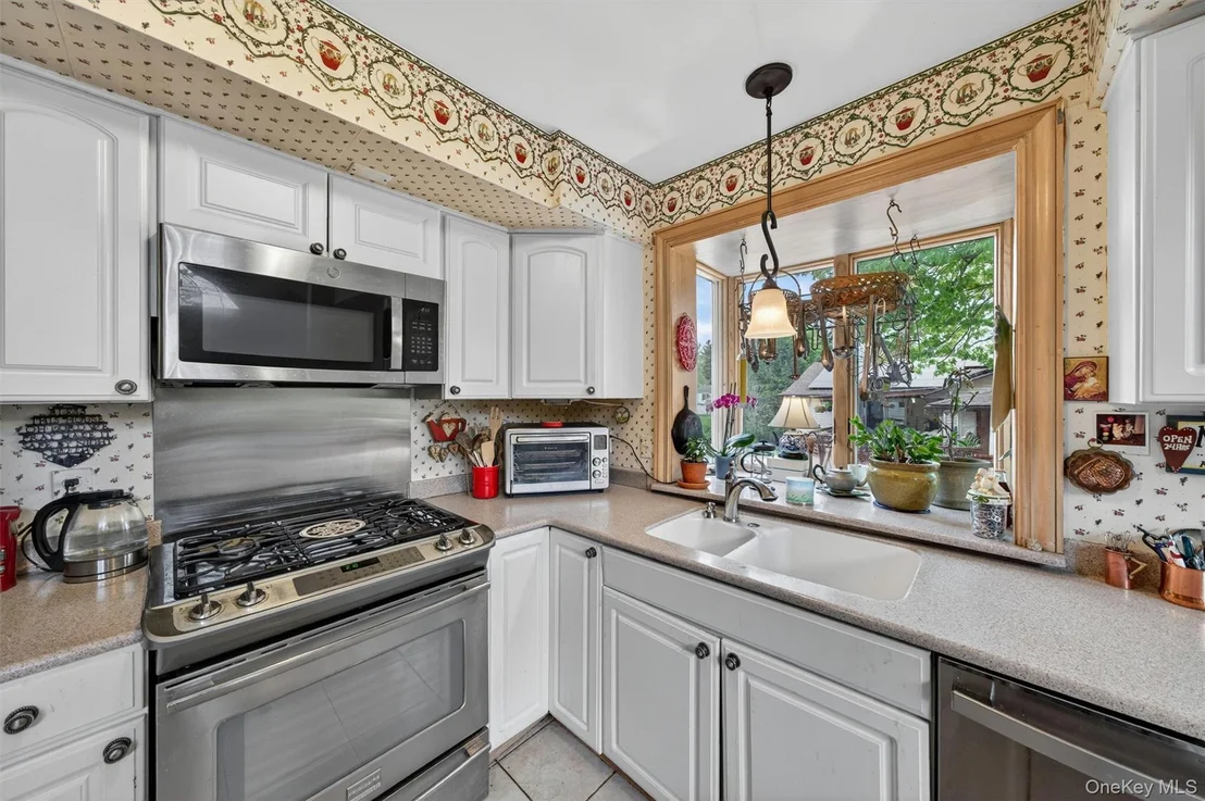 Photo of 48 Farries Avenue
