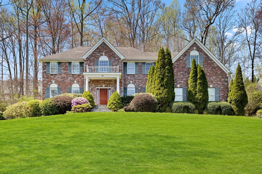 Photo of 10 Fieldstone Drive
