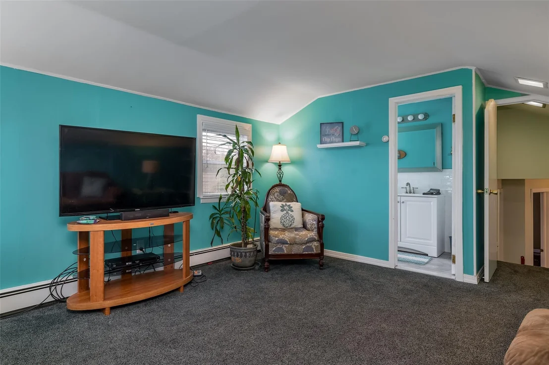 Photo of 196 Daniel Road N
