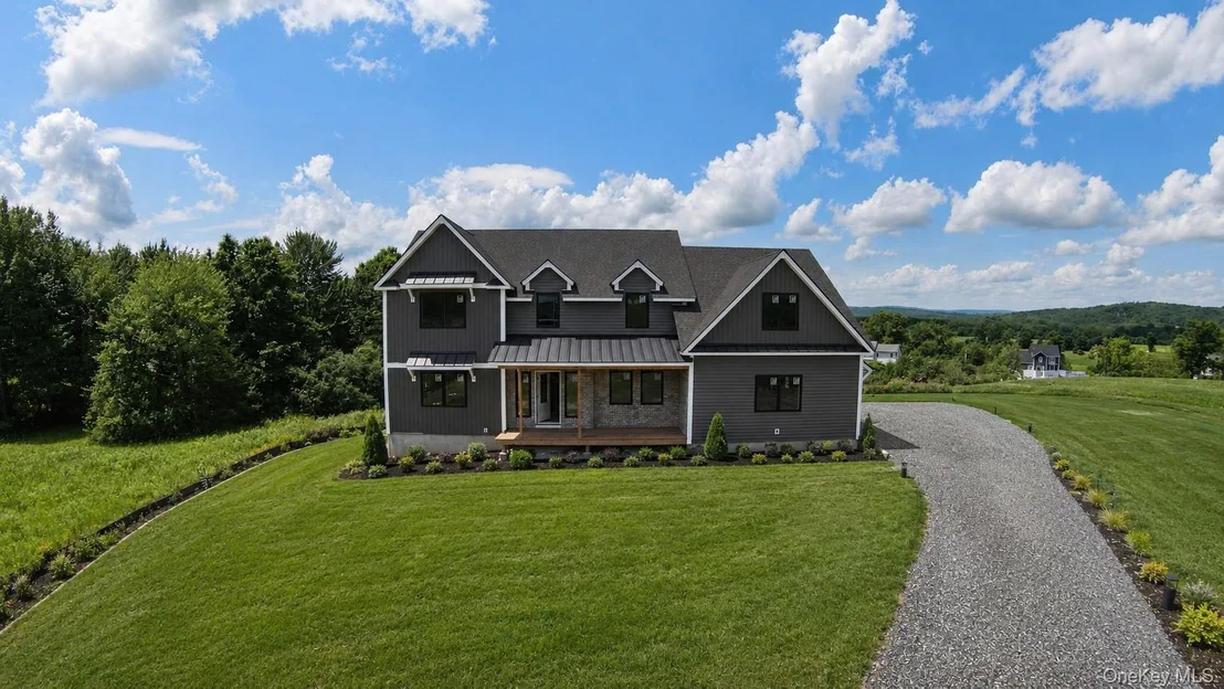 Photo of 52 Breezeway Lane