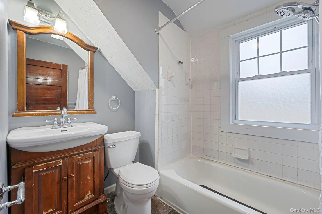 Photo of 215 West Avenue