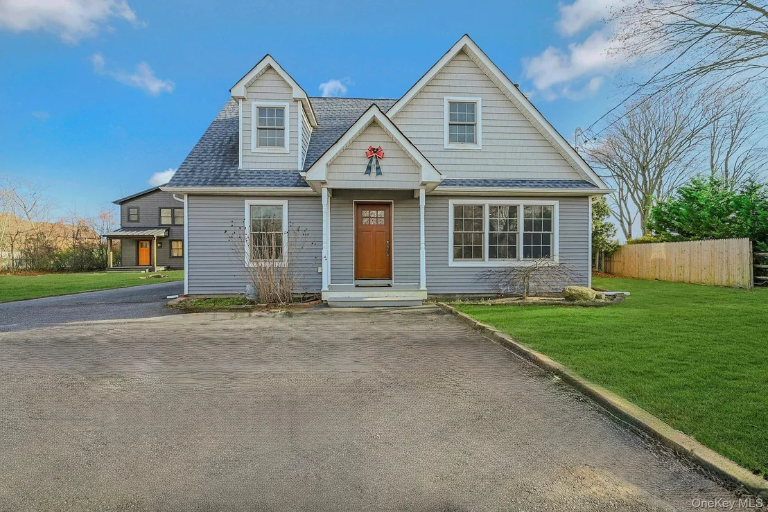 Photo of 1727 Main Road