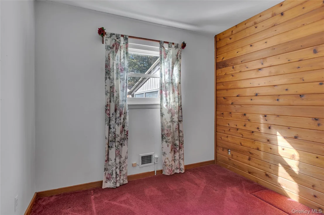 Photo of 6 Roxbury Drive