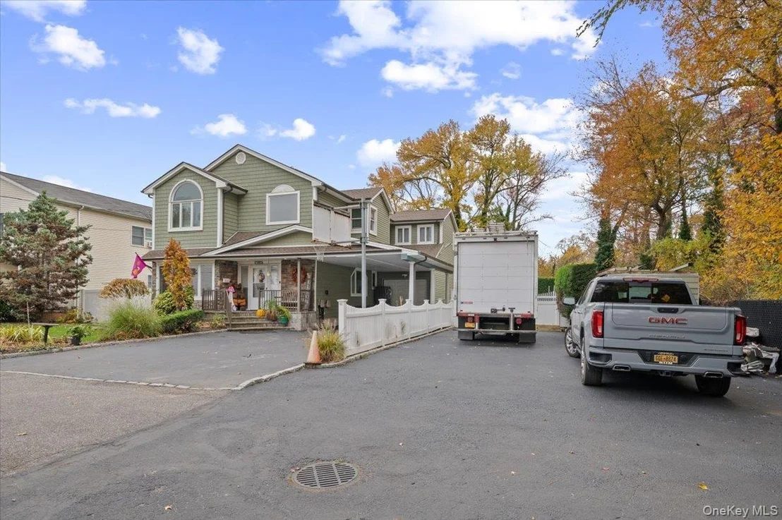 Photo of 1650 Bridge Street