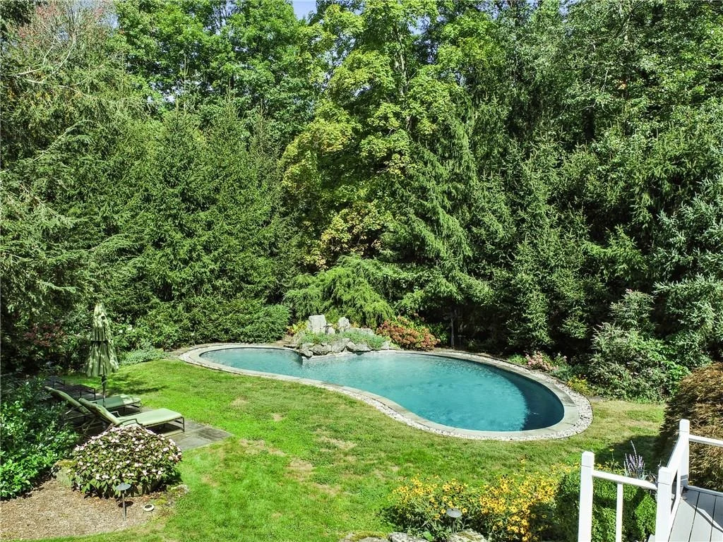 Photo of 2 Winding Brook Drive