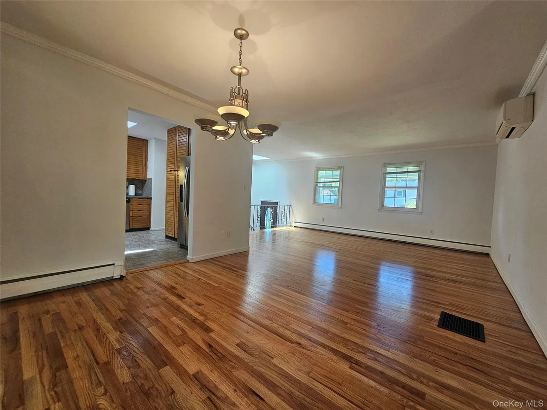 Photo of 7 Scotchtown Drive