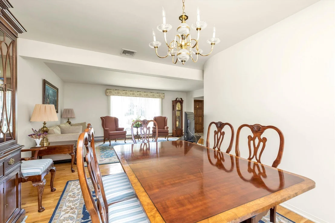 Photo of 7 Sunset Avenue