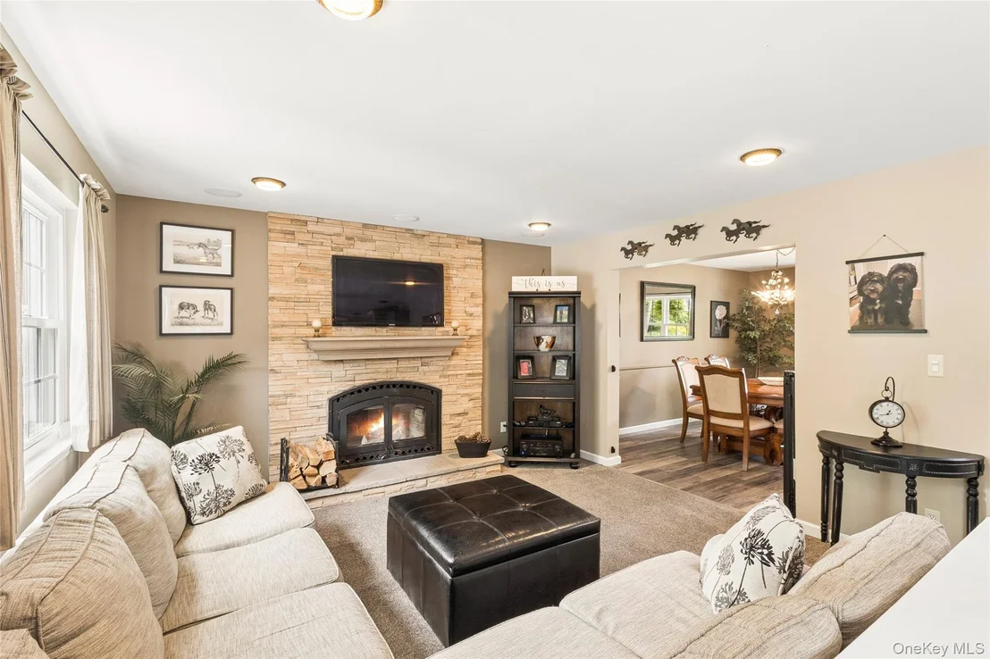 Photo of 42 Adelia Path