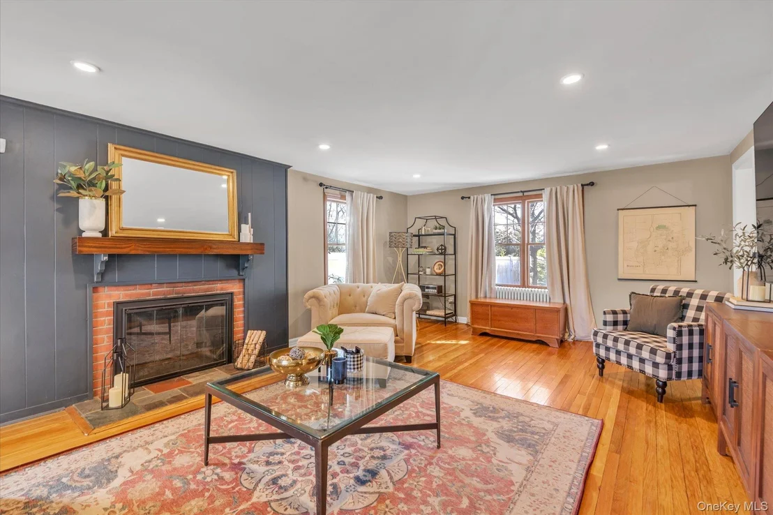 Photo of 140 Cadman Avenue