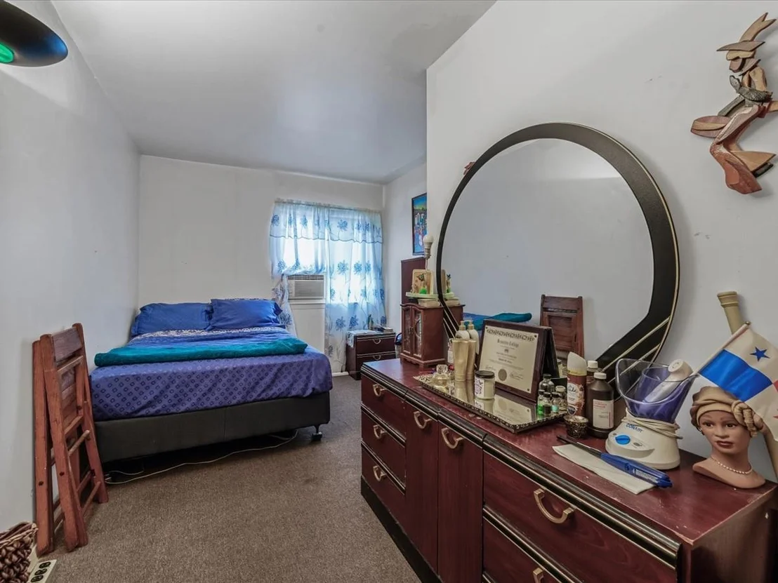 Photo of 453 Christopher Avenue