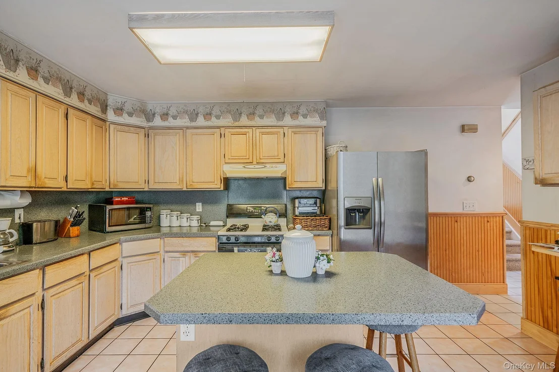 Photo of 484 Brookhaven Avenue