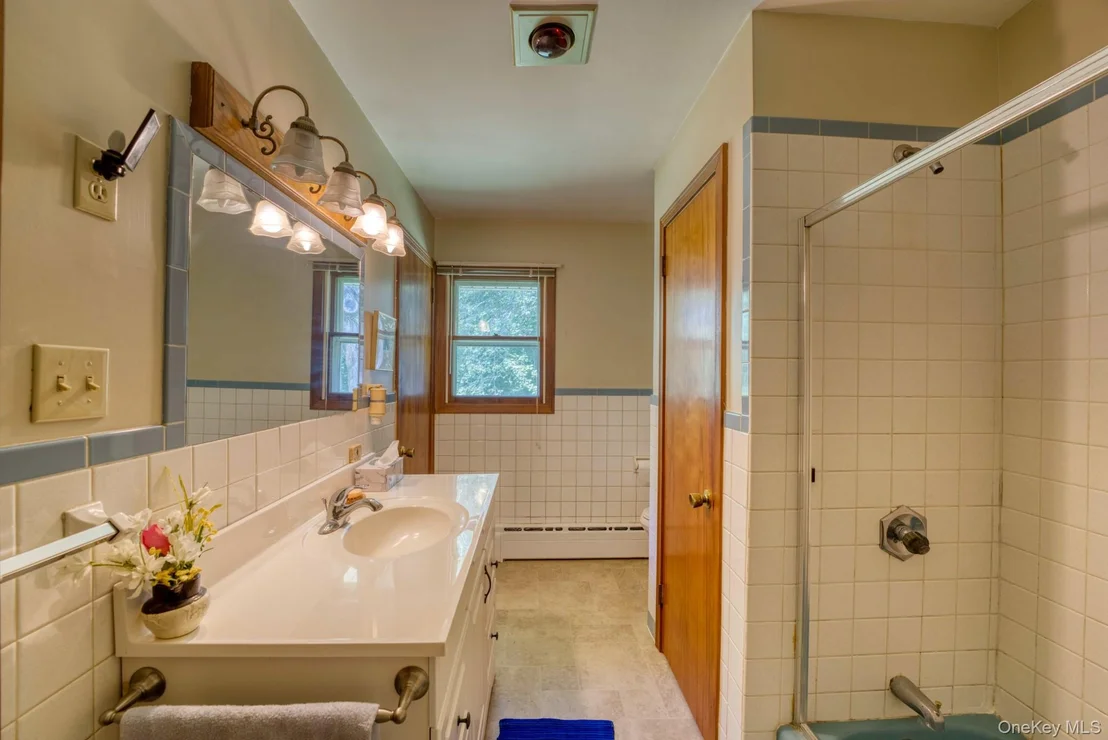 Photo of 146 Schultz Lane