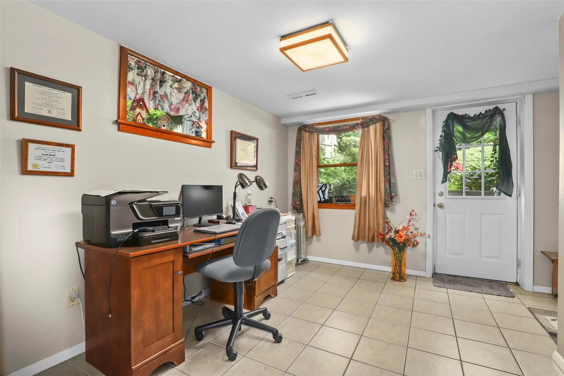 Photo of 130 Putnam Road