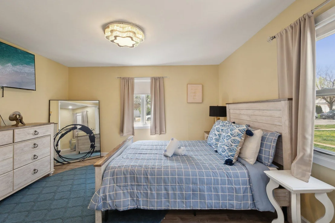 Photo of 991 Henhawk Road
