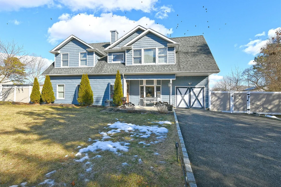 Photo of 7 Redpine Drive