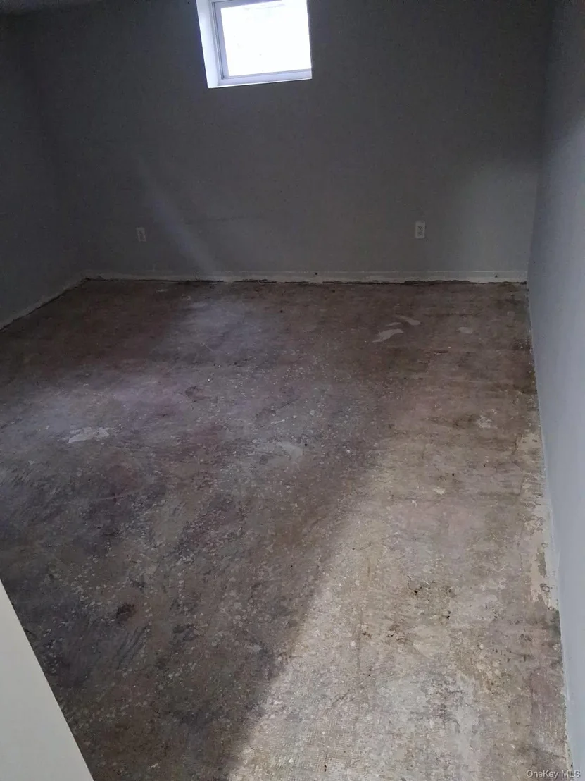 Photo of 63 W Lincoln Place