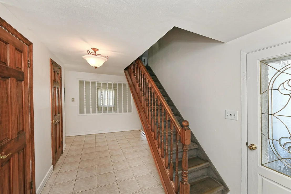 Photo of 4 Split Pine Circle