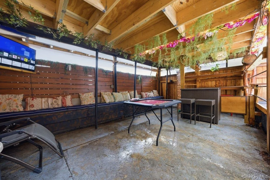 Photo of 4641 Carpenter Avenue