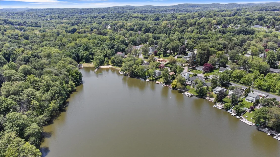 Photo of 65 Lakeside Road