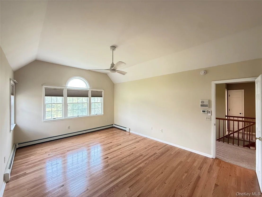 Photo of 58 Hoose Boulevard