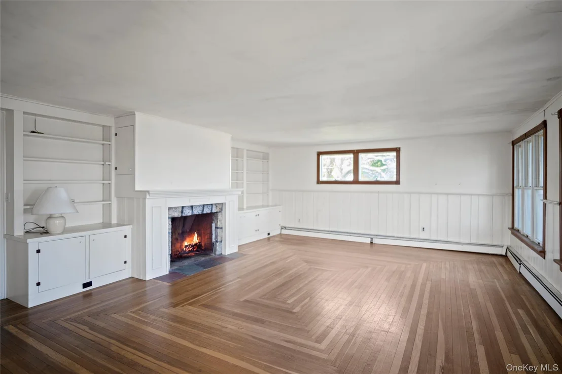 Photo of 4 Shore Road