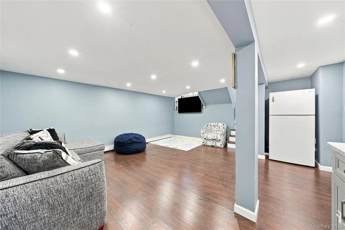 Photo of 614 Pine Lane